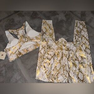 Fabletics NWT Define PowerHold® High-Waisted 7/8 Legging and Sports Bra Size Med